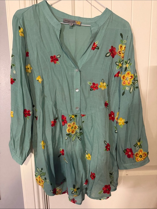 figueroa & flower Tops - Embroidered Floral Tunic Top in Light Teal